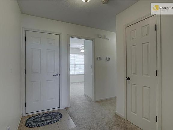 3rd image of 113 SE Sun Garden St