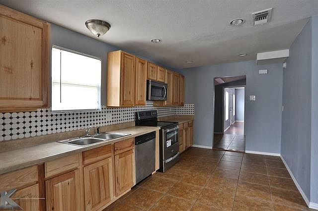 1st image of 1342 N 12th St