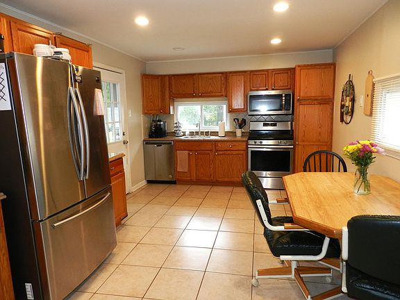 4th image of 11780 Camden St