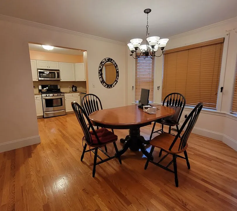 9 Elmore St #1