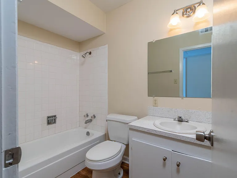 203 E Bowie St #2 — Photo 11