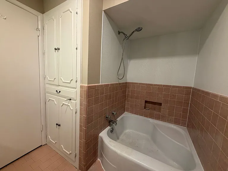 4416 Granbury Rd — Photo 16