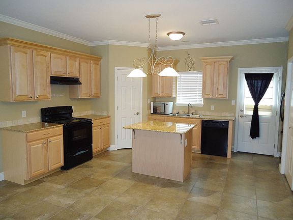 2nd image of 1720 Mignonette Ln Unit A