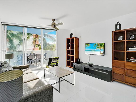 3rd image of 225 Collins Ave APT 3K