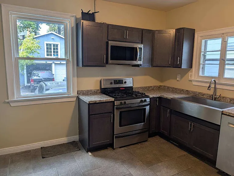 195 Dartmouth St #1 — Photo 4