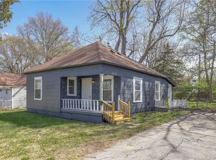 12903 8th St, Grandview, MO 64030