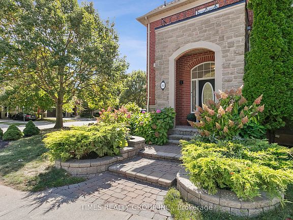 3rd image of 212 Creek Path Ave