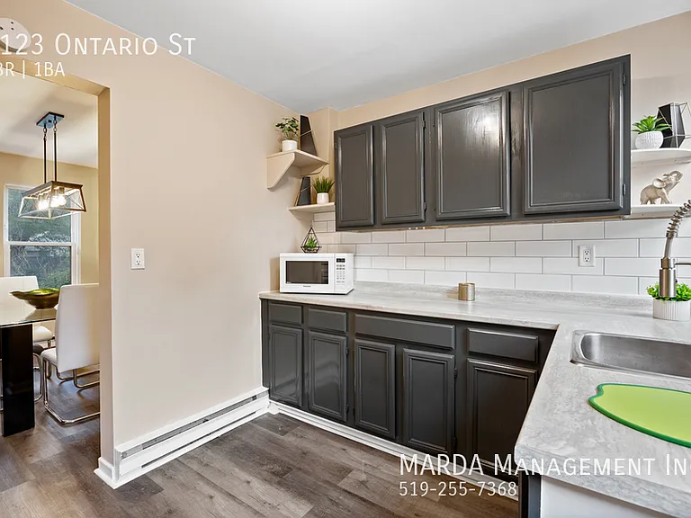 2123 Ontario St — Photo 8