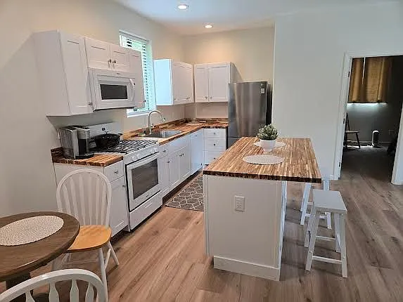 2157 Laguna Negra Ln #B — Photo 4