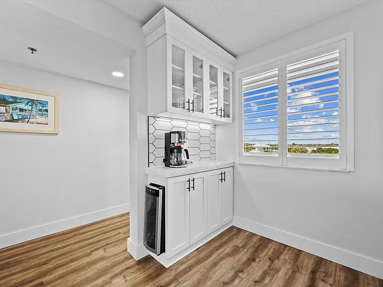 201 S Seas Dr #404 — Photo 6