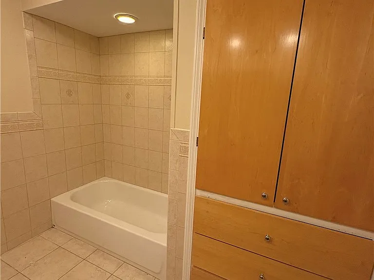 215 Locksley Rd — Photo 14