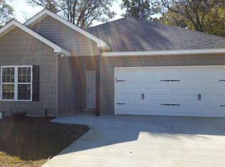 133 Gracebrook Ct, Headland, AL 36375