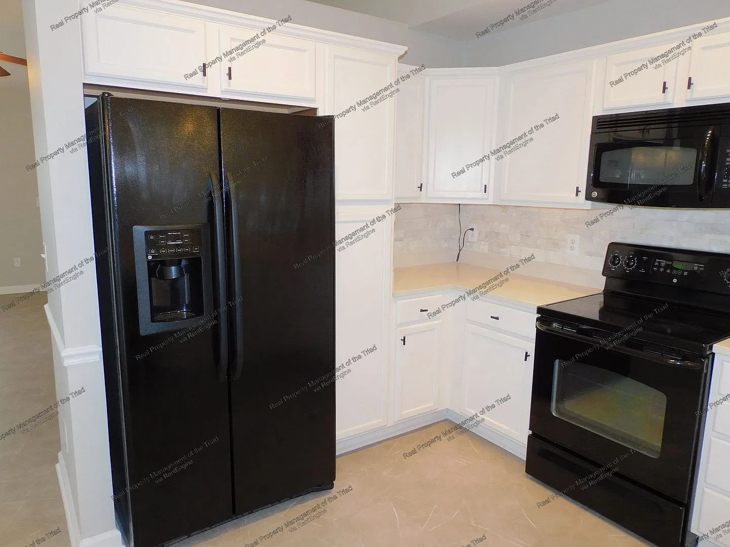 3 bed, 2.0 bath, 1205 sqft, $1,695 — Photo 3
