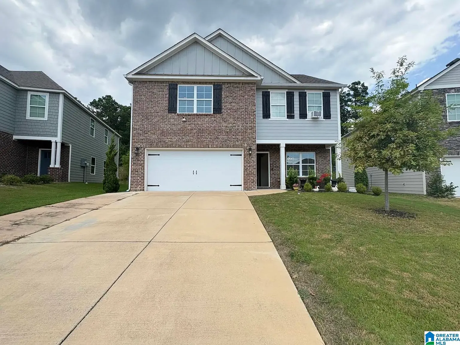 4 bed, 2.5 bath, 2175 sqft, $1,995 — Photo 2