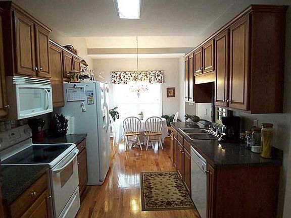 4th image of 8240 Mossybrook Ln