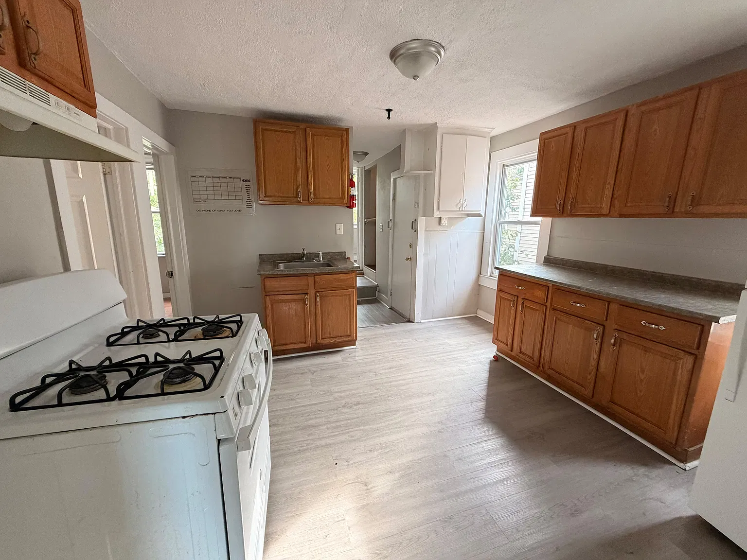 3 bed, $1,650 — Photo 1