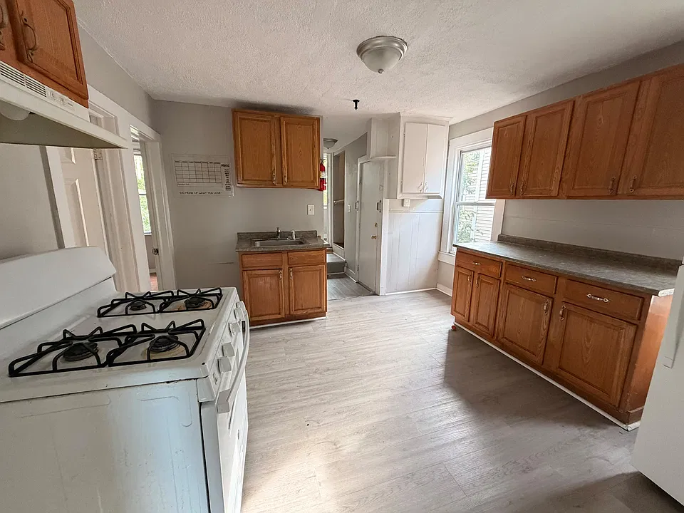 182 Saltonstall Ave #2B