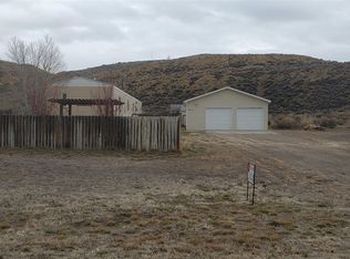16 N Main St, Superior, WY 82945