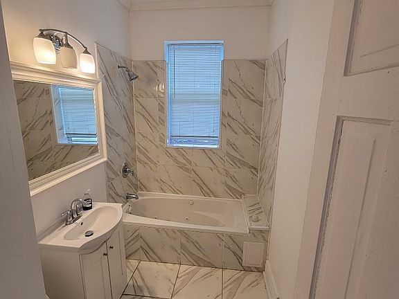 2nd image of 11133 S Edbrooke Ave #2R