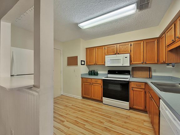 4th image of 3196 Trishas Ct