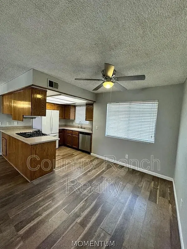 1190 Ramar Rd — Photo 3