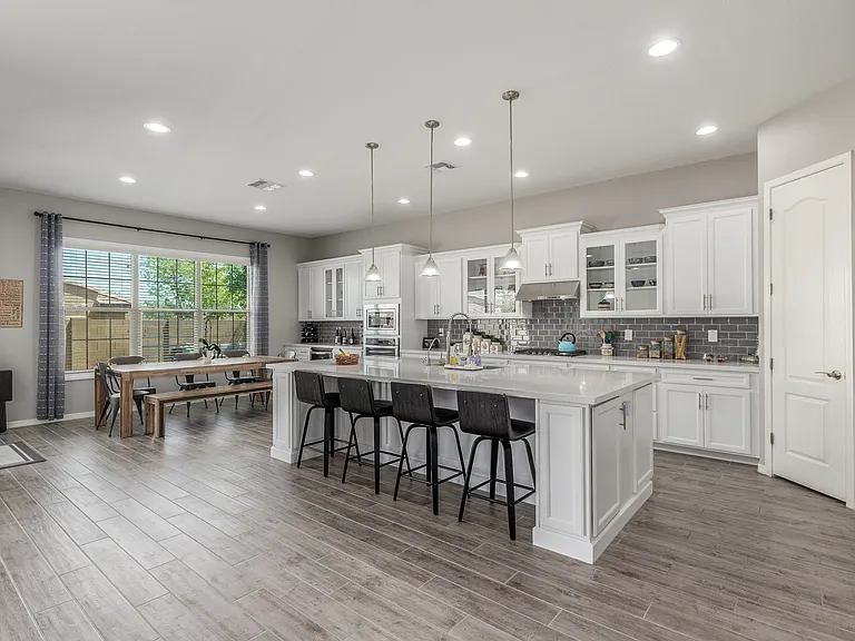 1342 E Milada Dr — Photo 11