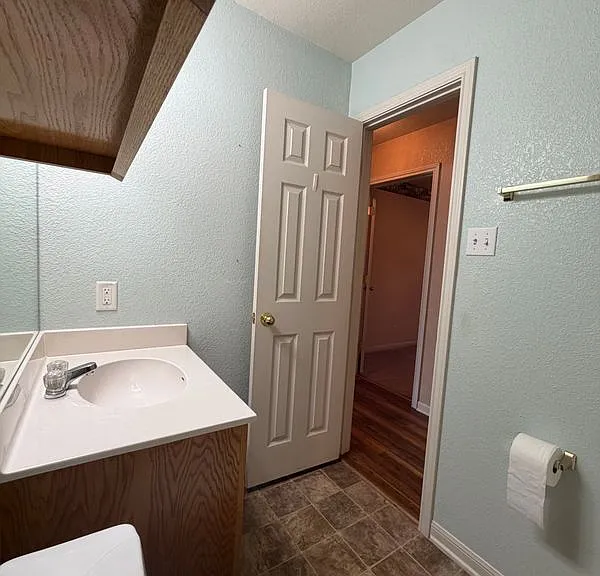 715 Lakeview Dr — Photo 22