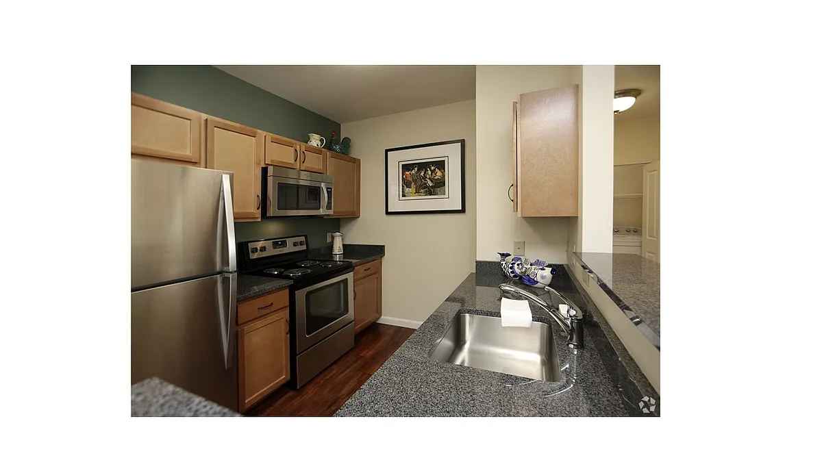 Building Photo - 192 Beach Rd #D103