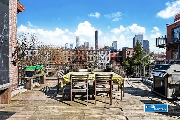 Sold by Smith Hanten Properties | media 10