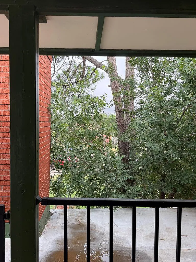 1 bed, 1.0 bath, $1,400 — Photo 2