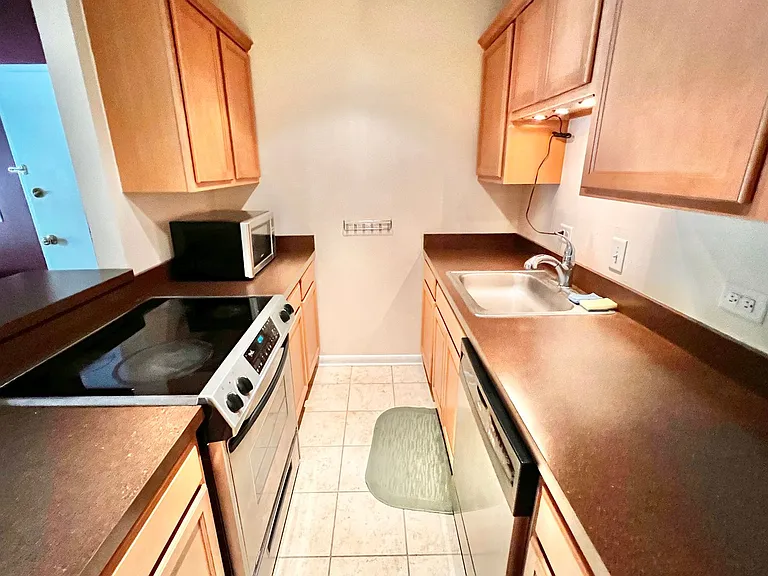 1800 Jefferson Park Ave — Photo 10