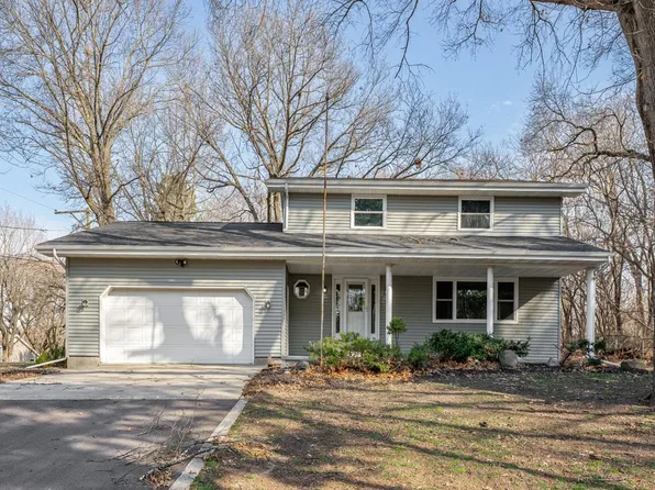 372 Oak Park Ave, Dixon, IL 61021