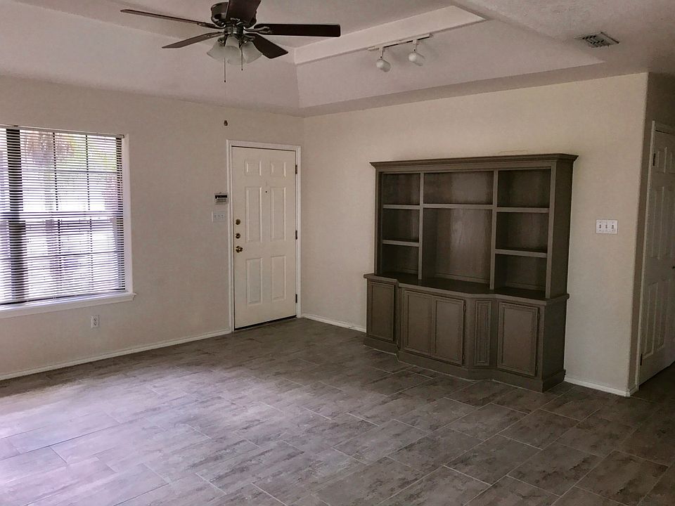 Living Area with Built-Ins