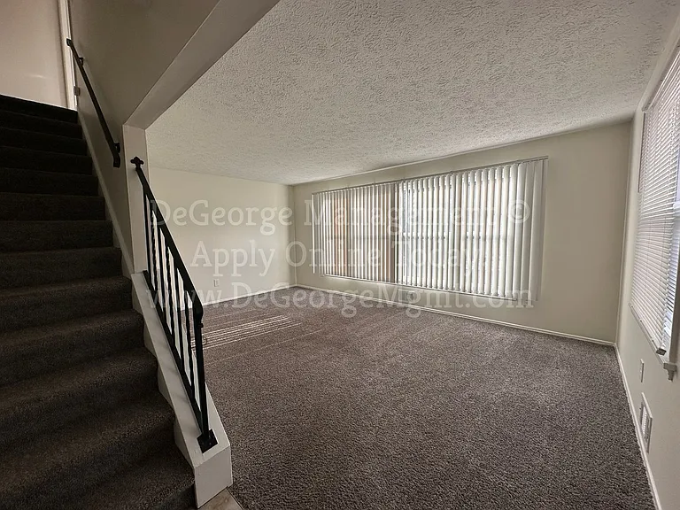 Sterling Square Townhomes — Photo 5