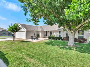 700 Cottonwood Dr, Burnet, TX 78611