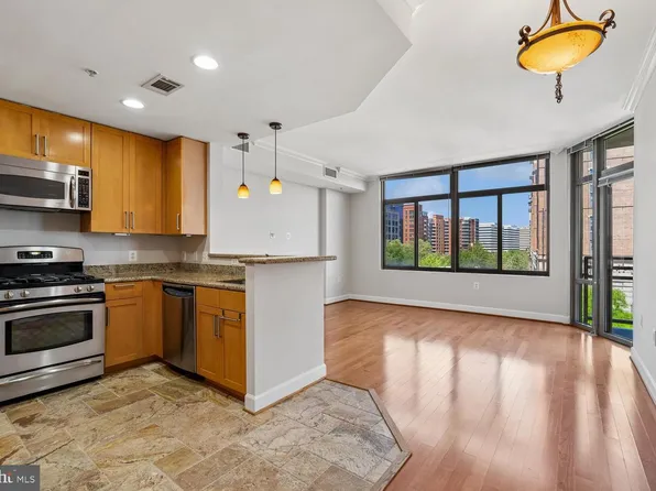 3650 S Glebe Rd Unit 445, Arlington, VA 22202