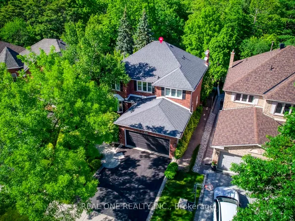 1311 Blackburn Dr, Oakville, ON L6M 2N5