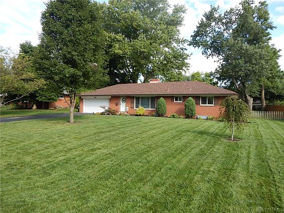 3rd image of 4078 Maxwell Dr