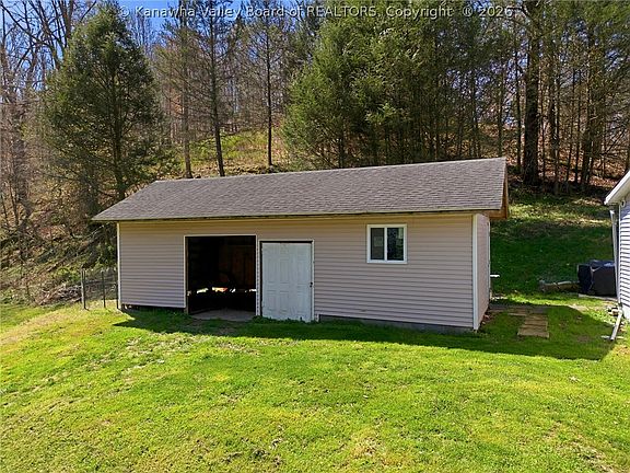 3rd image of 61 Edds Branch Rd