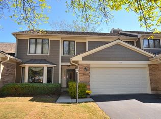 1328 Pimlico Pkwy, Libertyville, IL 60048
