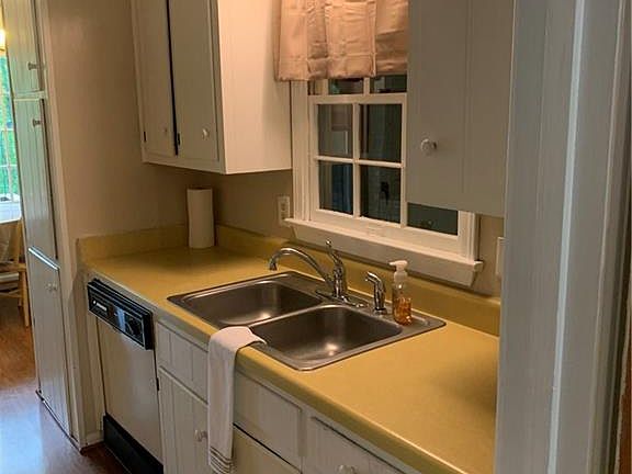 3rd image of 4057 E Lake Dr