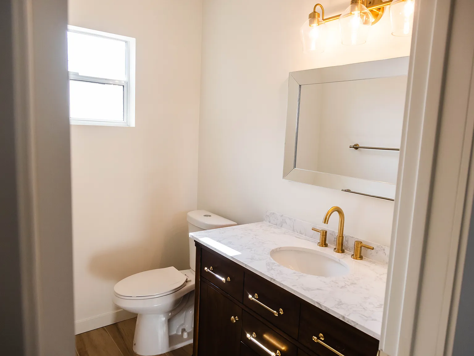 2 bed, 2.5 bath, 1165 sqft, $2,400 — Photo 4