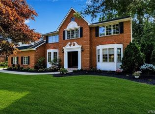 11 Stratford Ct, East Amherst, NY 14051