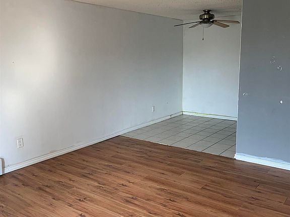 5th image of 1945 105th St NW #411