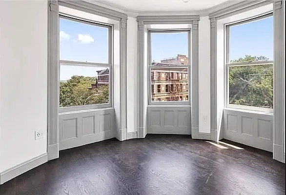 Rented by VRE | media 4