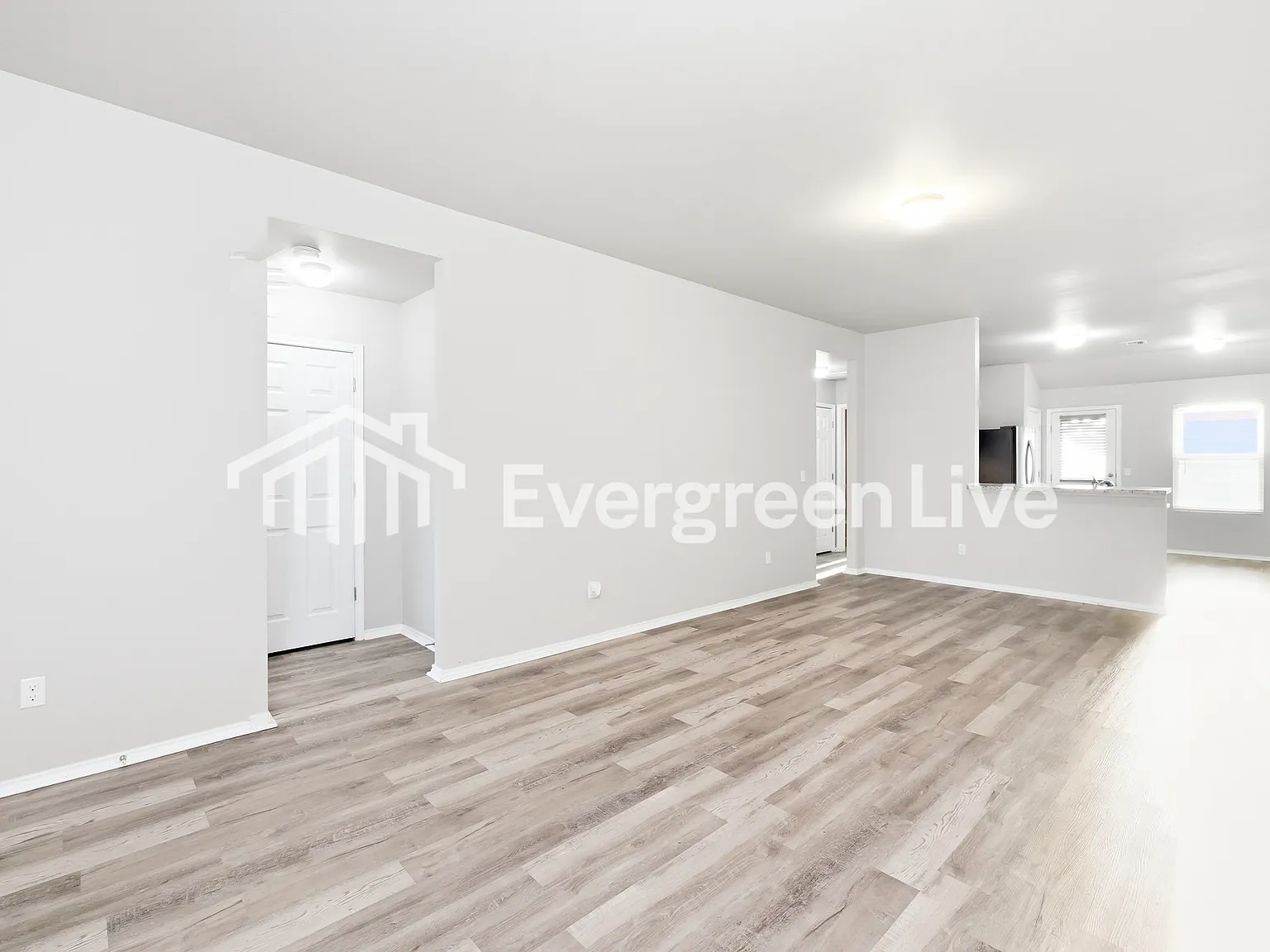 4 bed, 2.0 bath, 1710 sqft, $1,645 — Photo 3