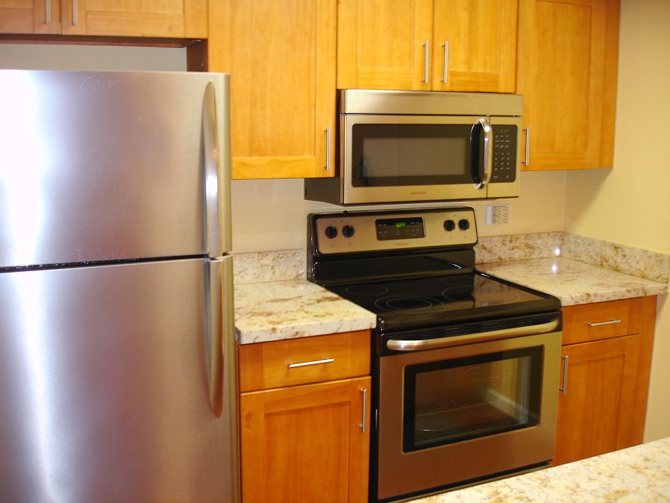 2nd image of 3106 Admiralty Ln