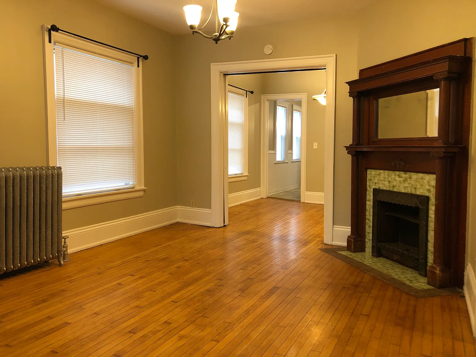 3 bed, 1500 sqft, $1,645 — Photo 2