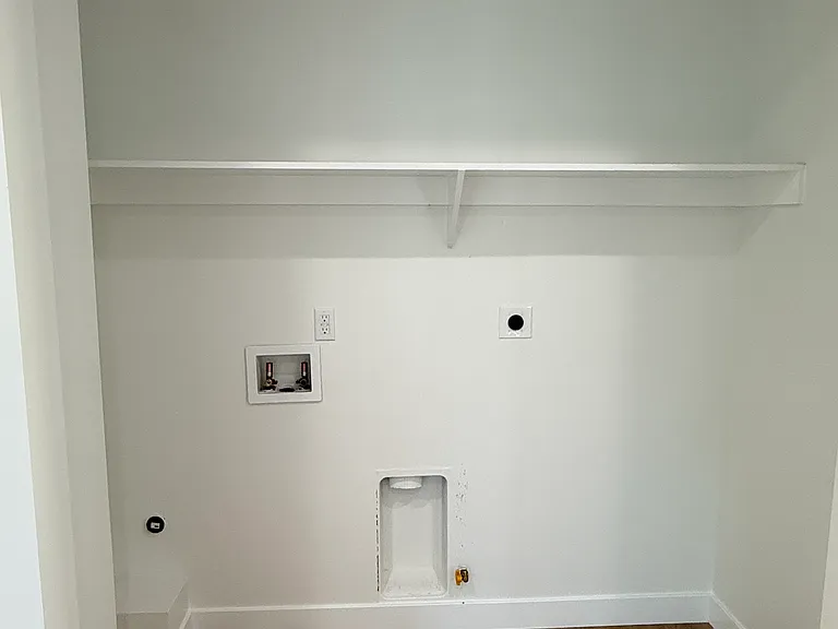 3555 E Green St — Photo 6