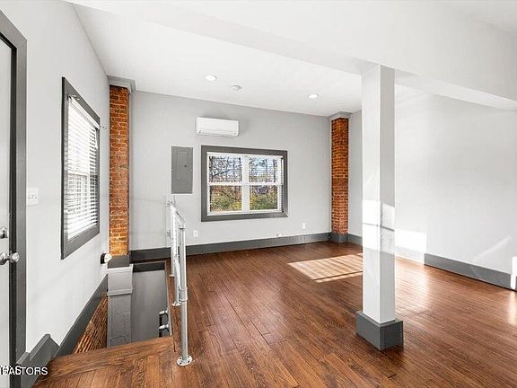 4th image of 324 8th St